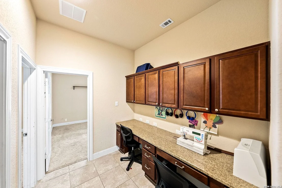 Photo of 11812 Field Bend