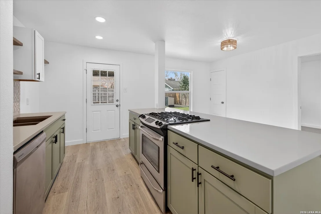 Photo of 6218 Hillston