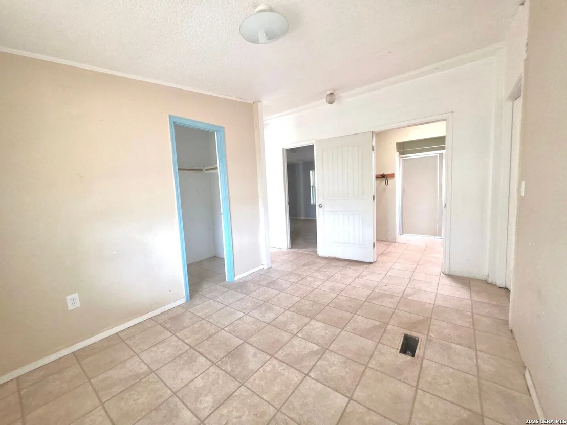 Photo of 635 E Ditto Rd