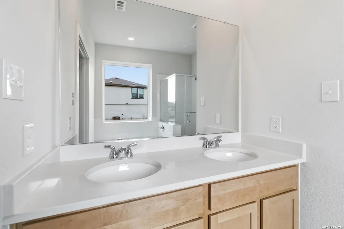 Photo of 619 River Run Way