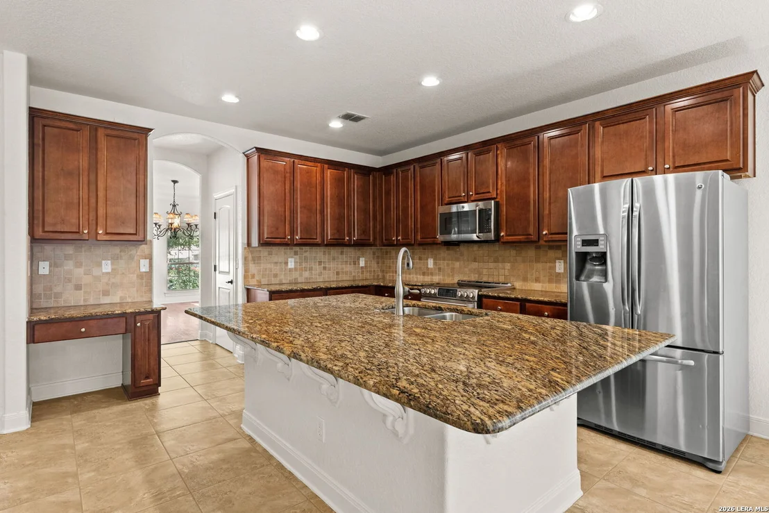 Photo of 221 WINDSOR DR