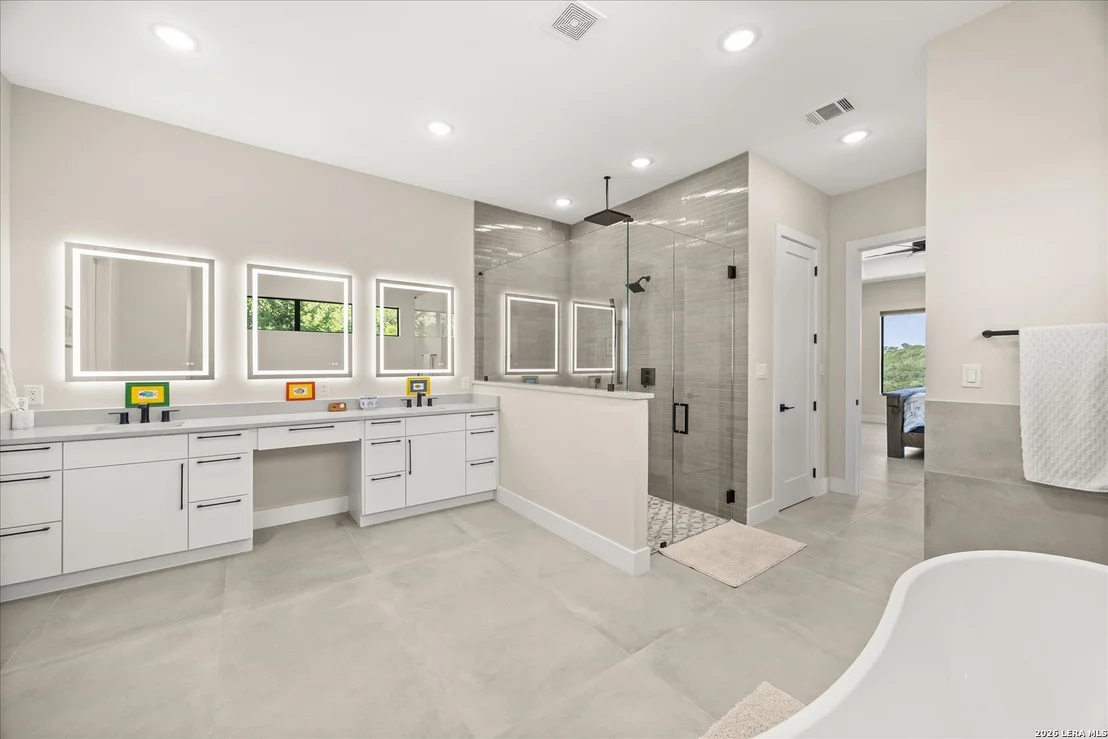 Photo of 330 PRESTON TRL