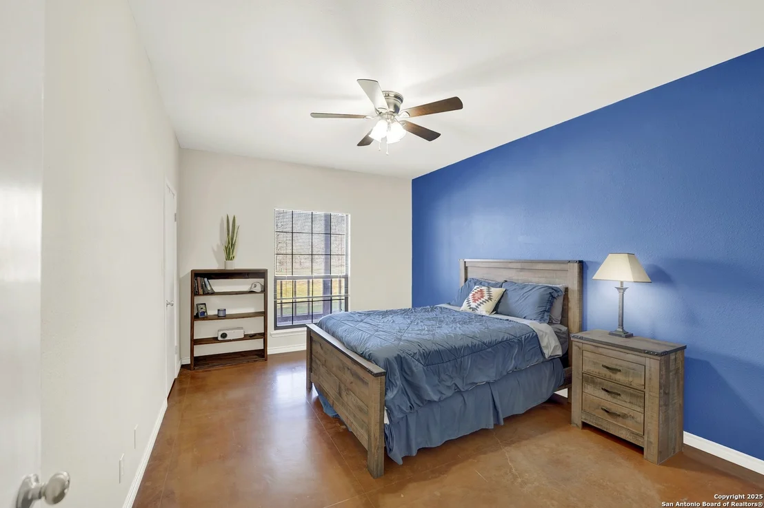 Photo of 330 TWIN OAK