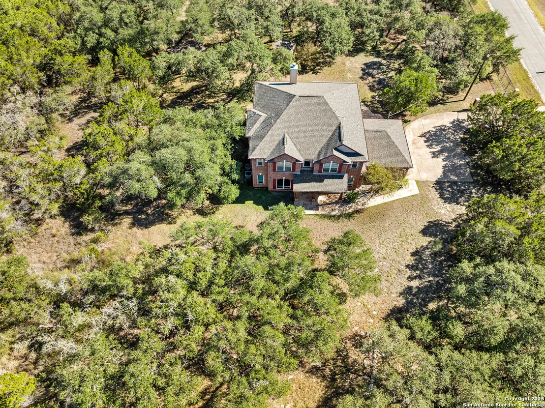 Photo of 577 River Chase