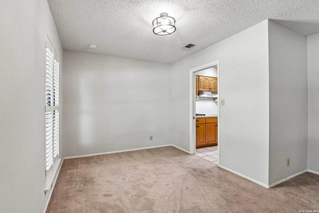 Photo of 8714 MIDCROWN DR