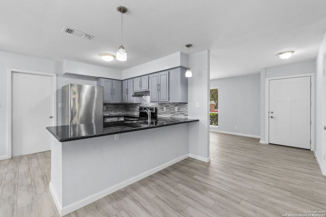 Photo of 6818 Forest Meadow