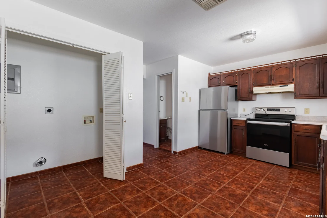 Photo of 121 Falcon Blvd