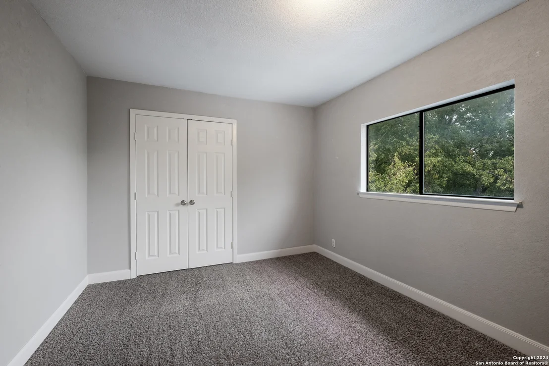 Photo of 2622 JOHNSON GRASS