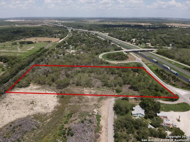 Photo of 13901 Interstate 35 S