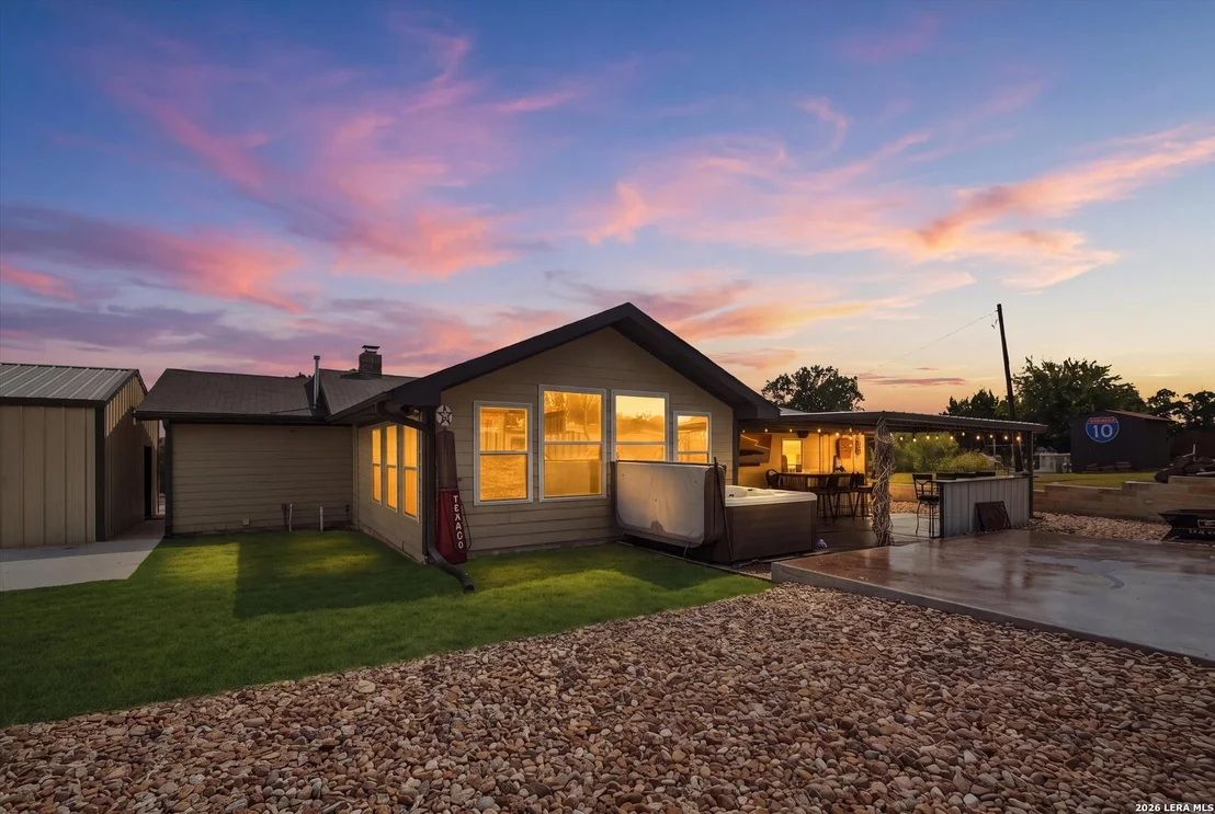 Photo of 526 CHEYENNE TRL