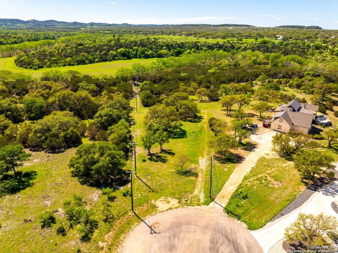 Photo of 98 SABINAS RIDGE RD