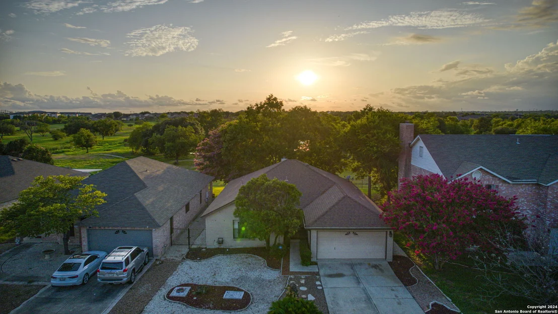 Photo of 7423 LEGEND POINT DR