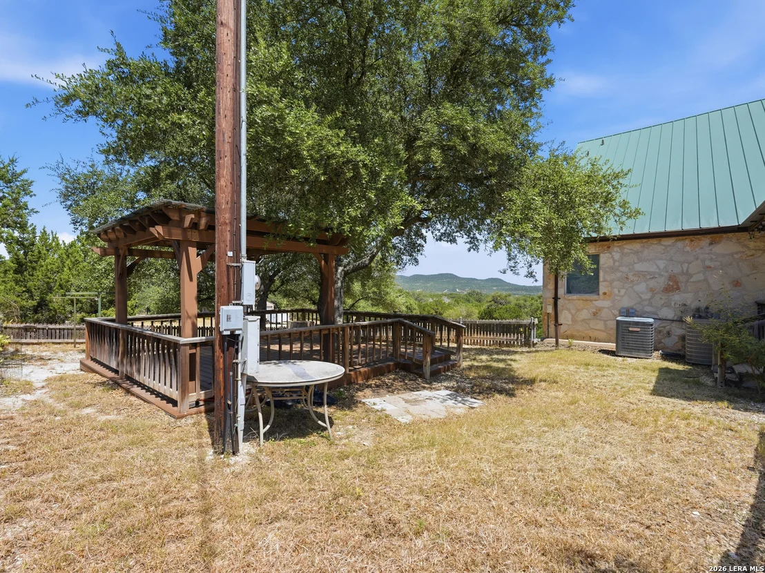 Photo of 412 Bear Springs Trl