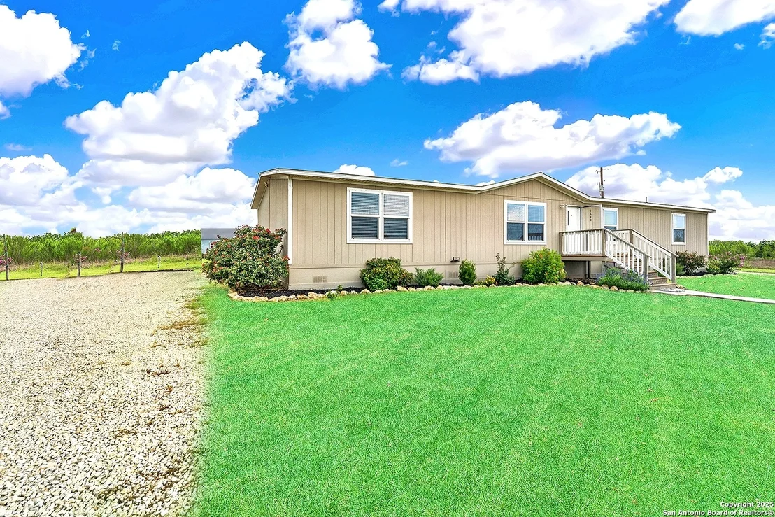 Photo of 1640 WOSNIG RD
