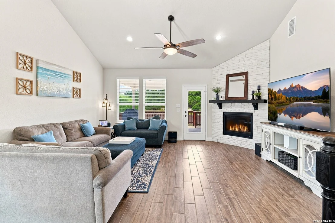 Photo of 614 Whitney Way