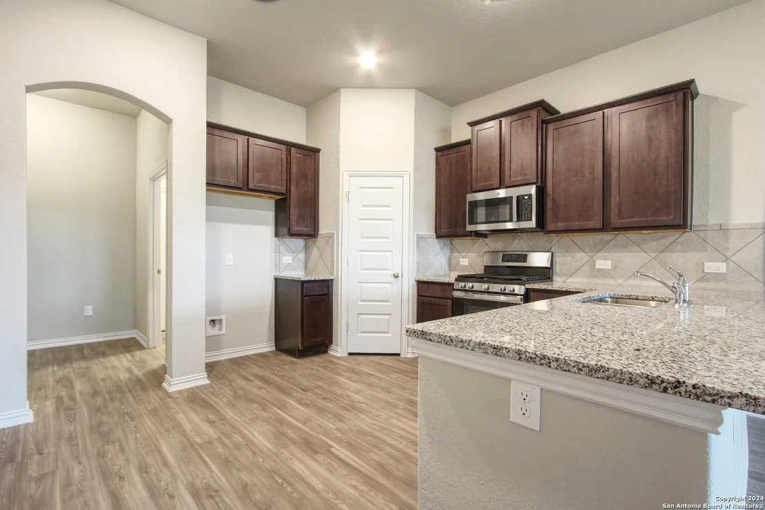 Photo of 5423 Devils Gate