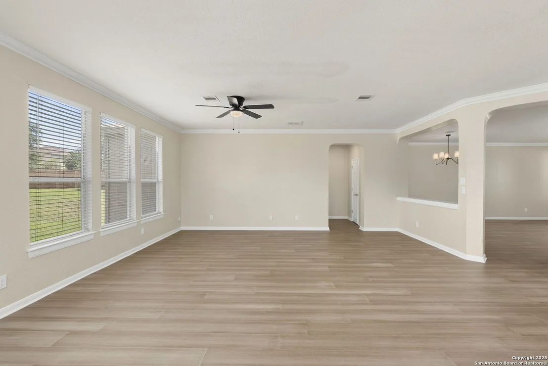 Photo of 213 Springtree Parkway