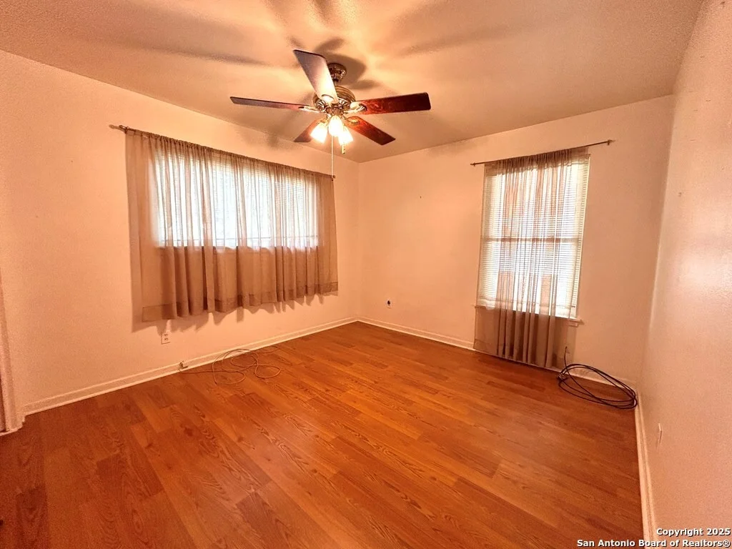 Photo of 1412 Oriole Lane