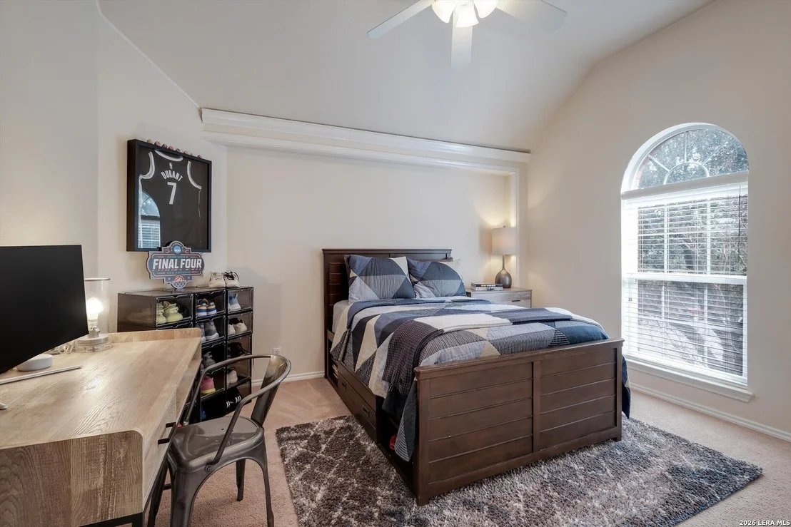Photo of 823 Peg Oak
