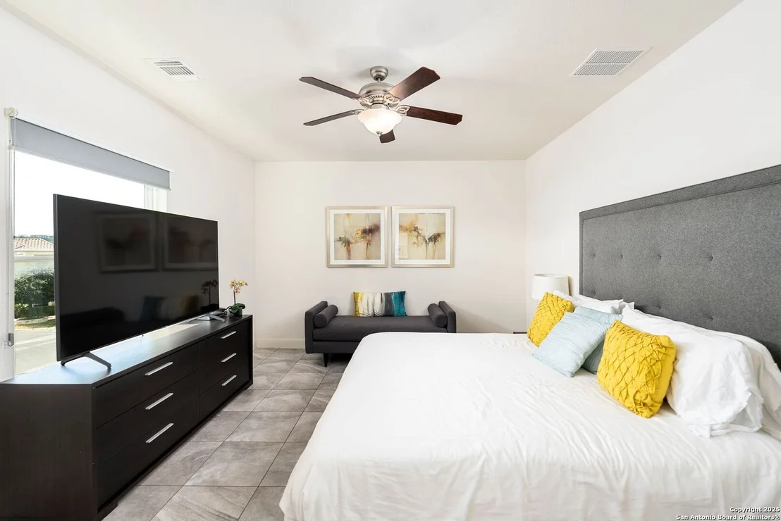 Photo of 6331 granada