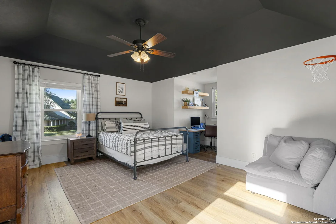 Photo of 8065 Rock Oak