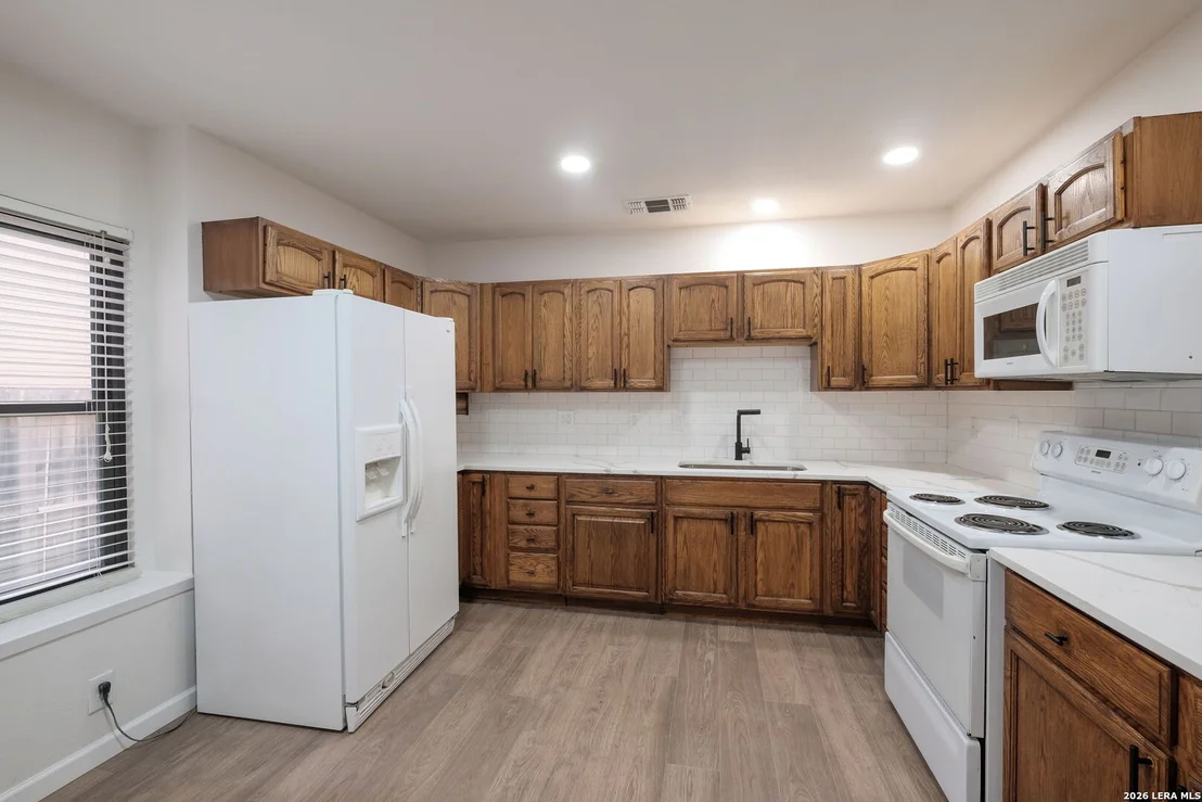 Photo of 5438 Maple Vista