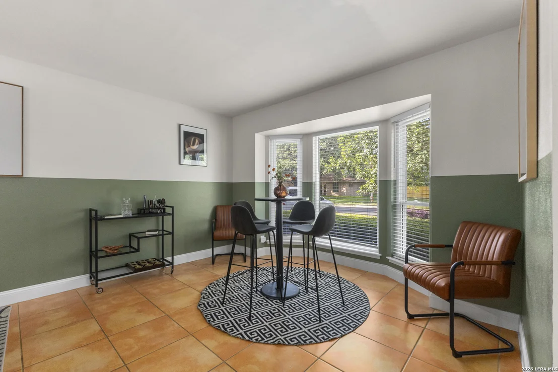 Photo of 10807 Mount Ida