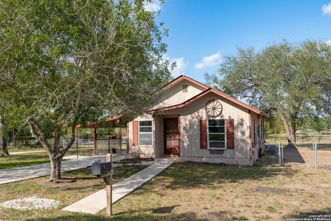 Photo of 412 W Coker