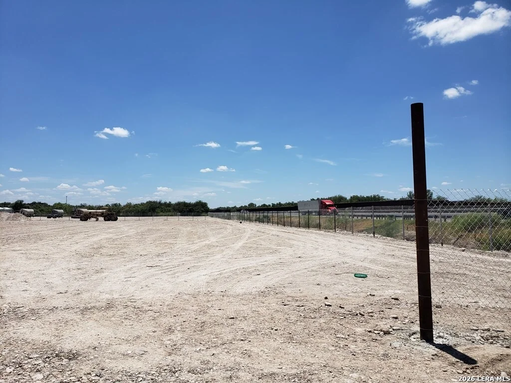 Photo of Unit 2 at 1157 STATE LOOP 480
