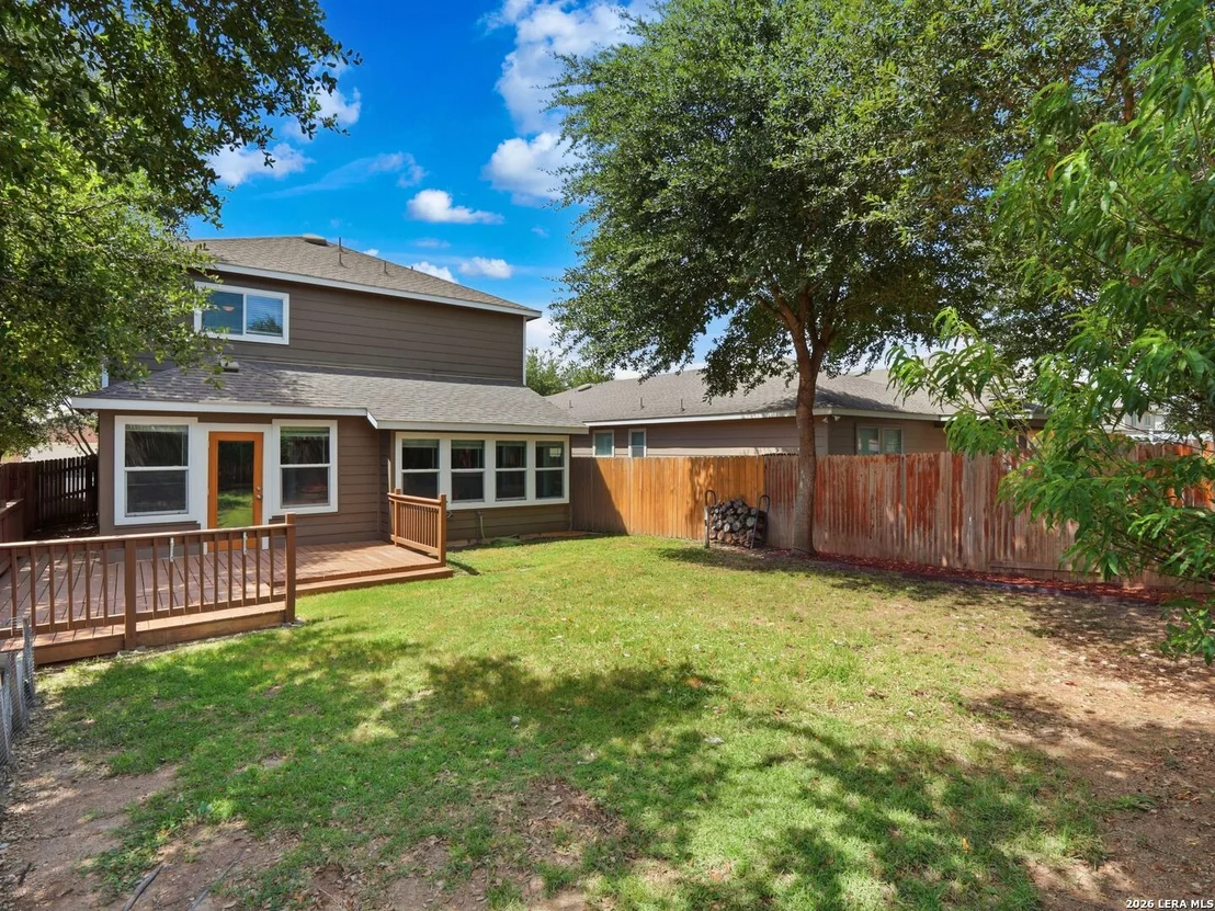 Photo of 414 WALNUT CRST