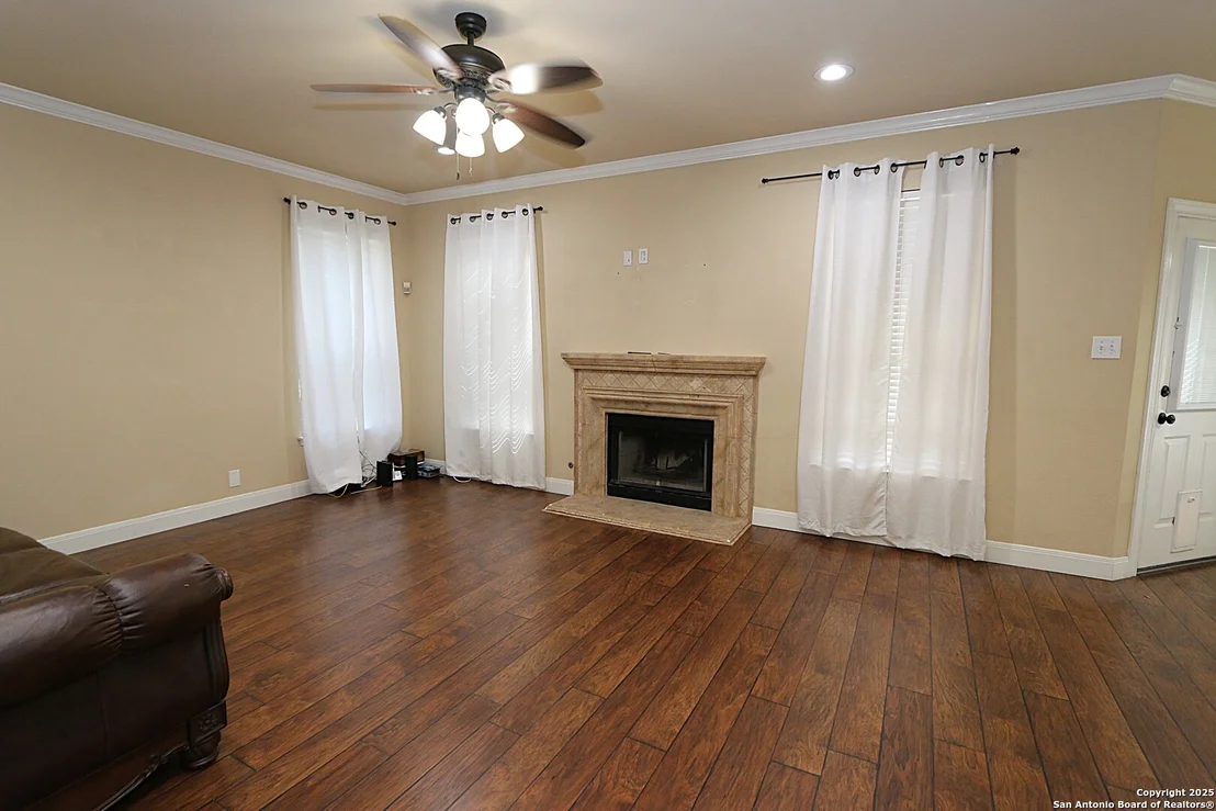Photo of 4922 Rosemoss