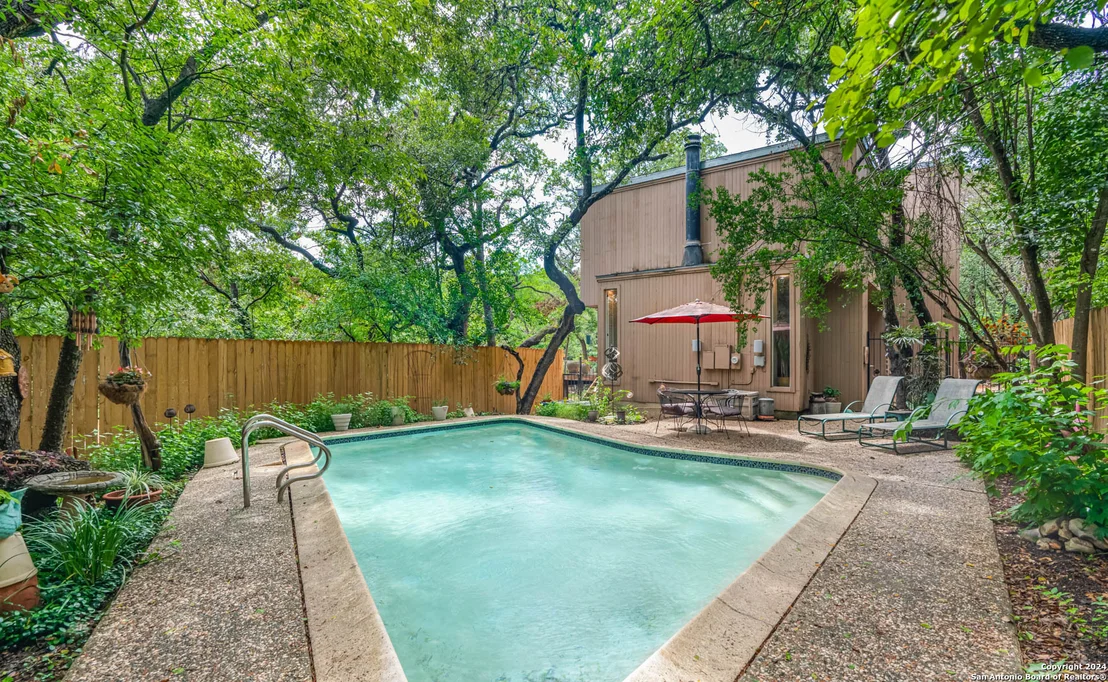 Photo of 2102 COPPER HILL DR