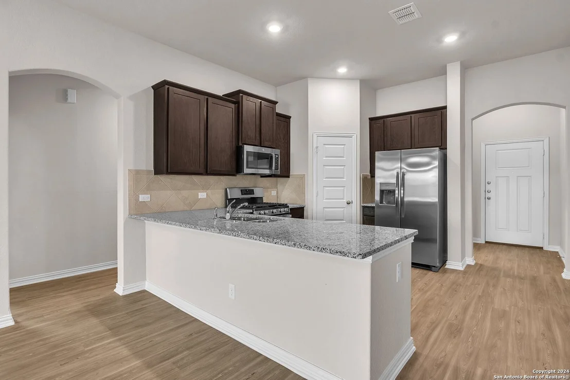 Photo of 5511 Devils Gate