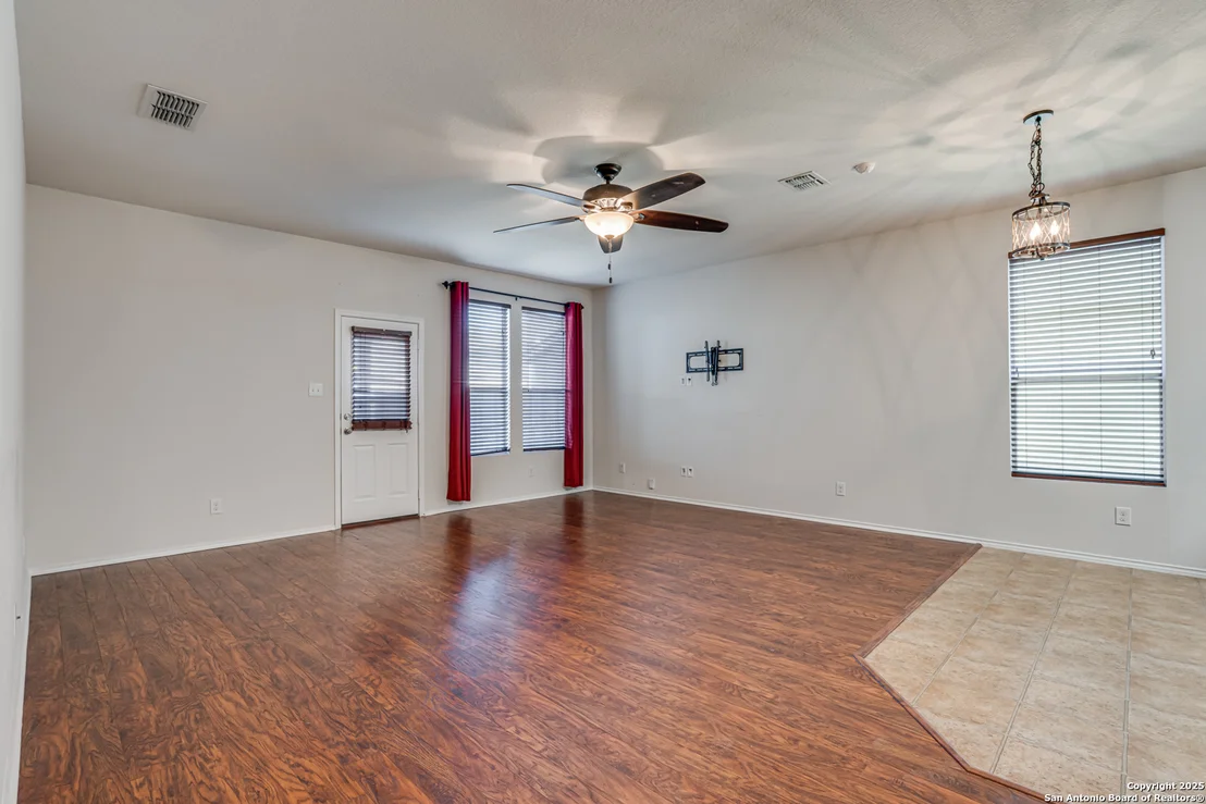 Photo of 8507 Silver Willow