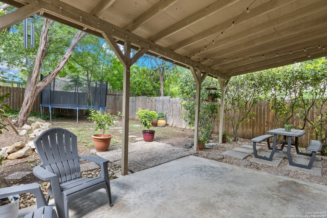 Photo of 7705 Wood Bluff