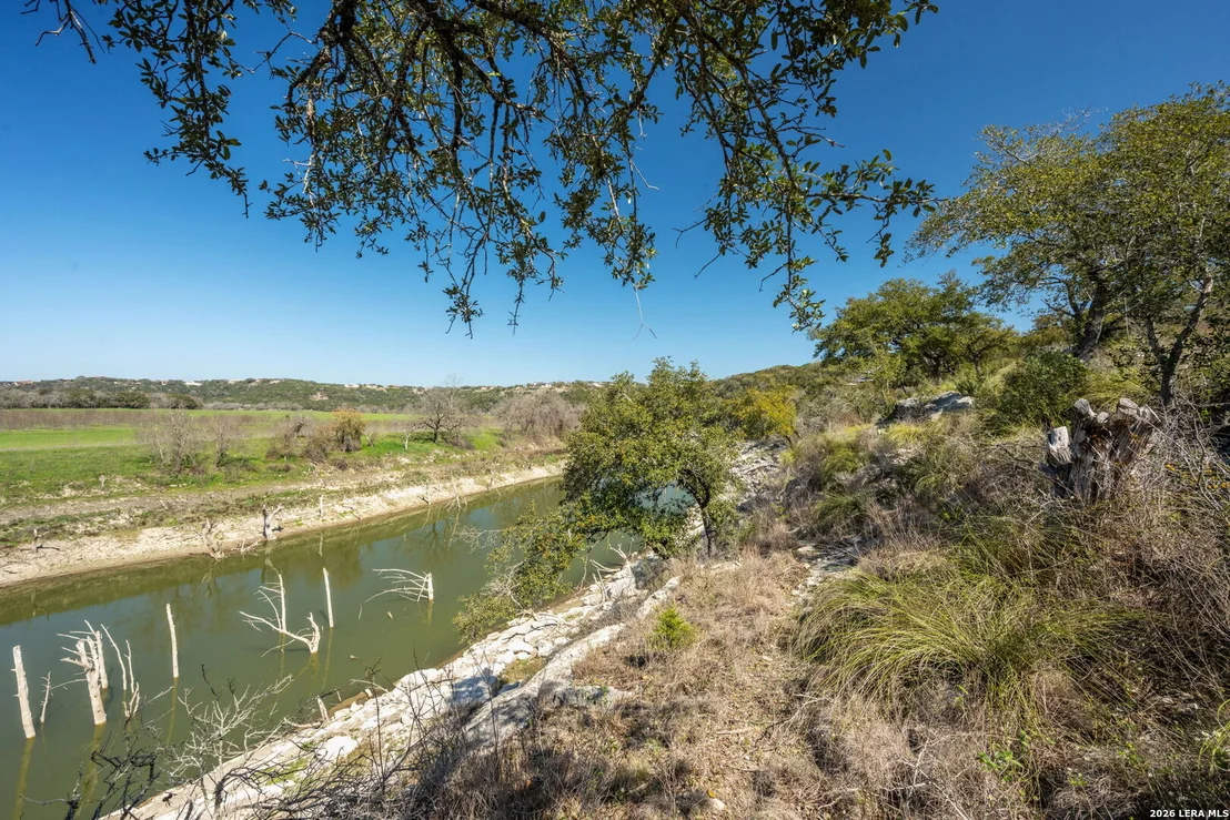 Photo of 365 RIVER CLIFF PL