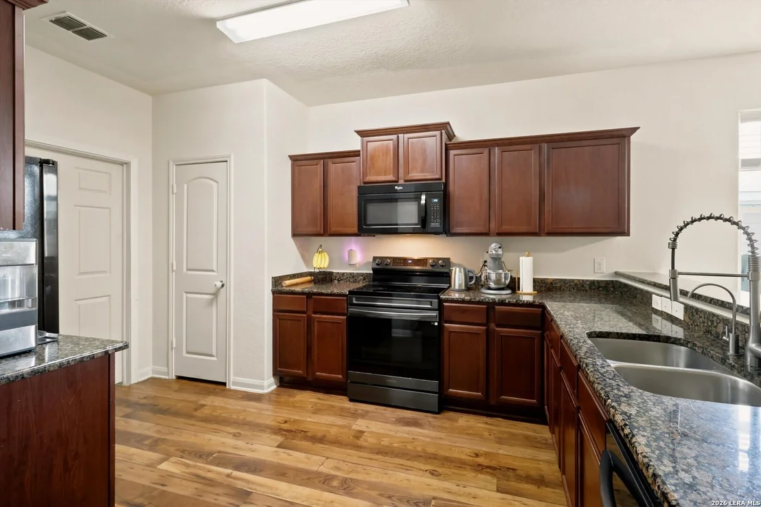 Photo of 6643 Luckey Pine
