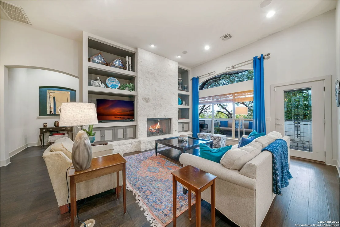 Photo of 8 Benchwood Cir
