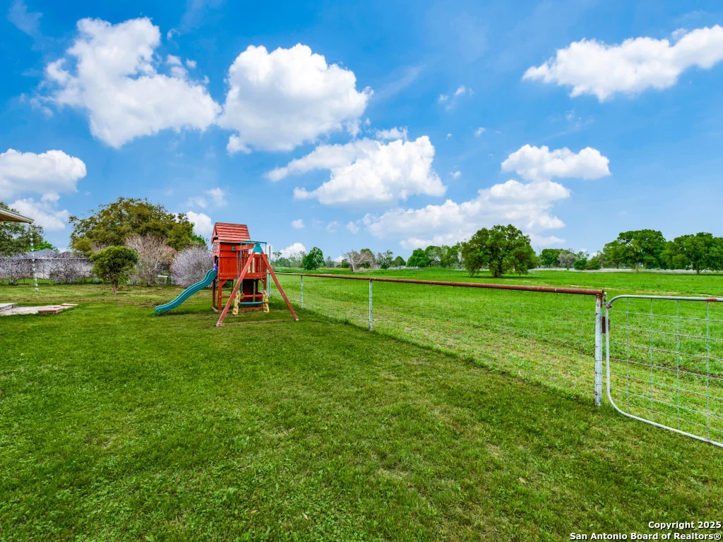 Photo of 505 river oak