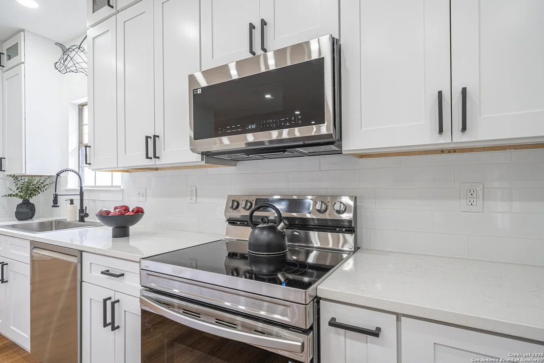 Photo of 122 PALM CIR