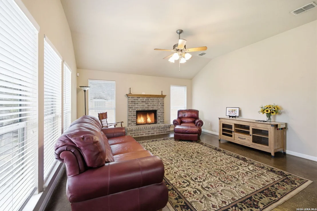 Photo of 327 BONNER BLVD