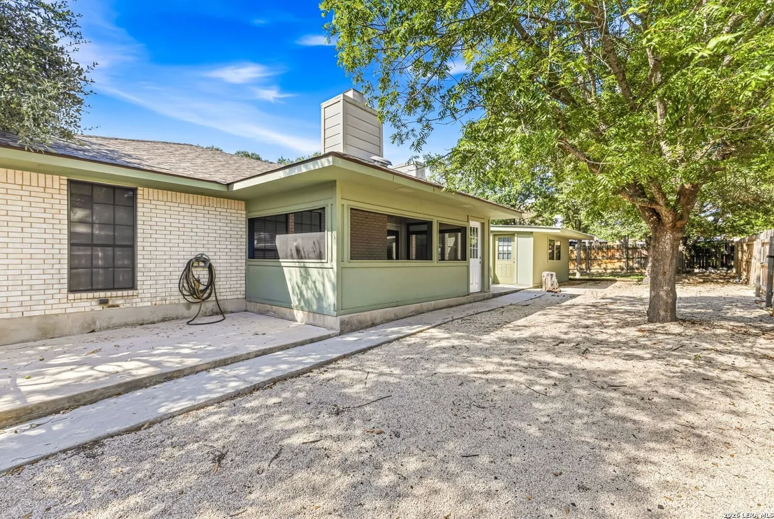 Photo of 145 WILL ROGERS DR