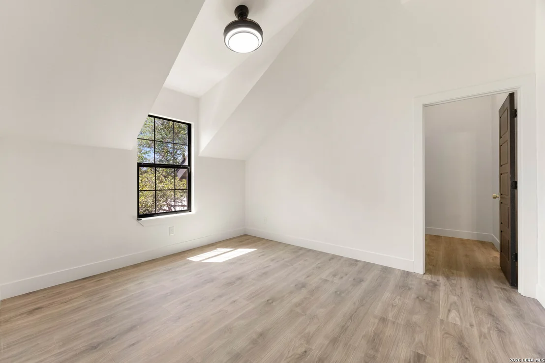 Photo of 327 RAINBOW DR