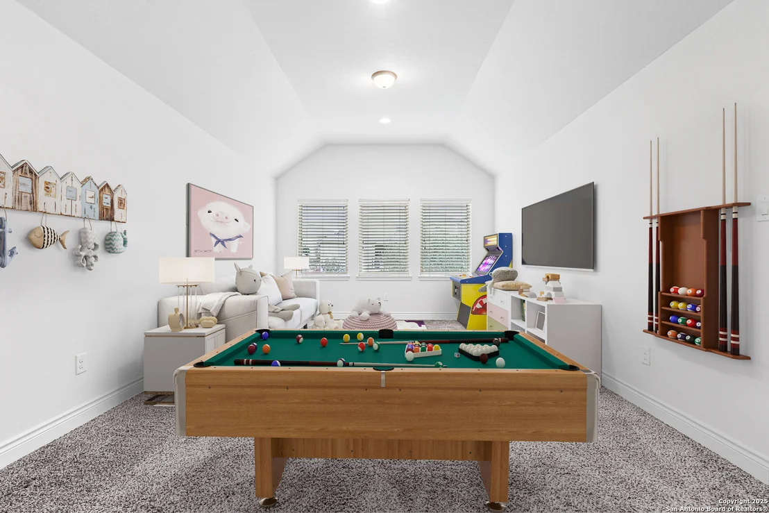 Photo of 427 Evans Oak
