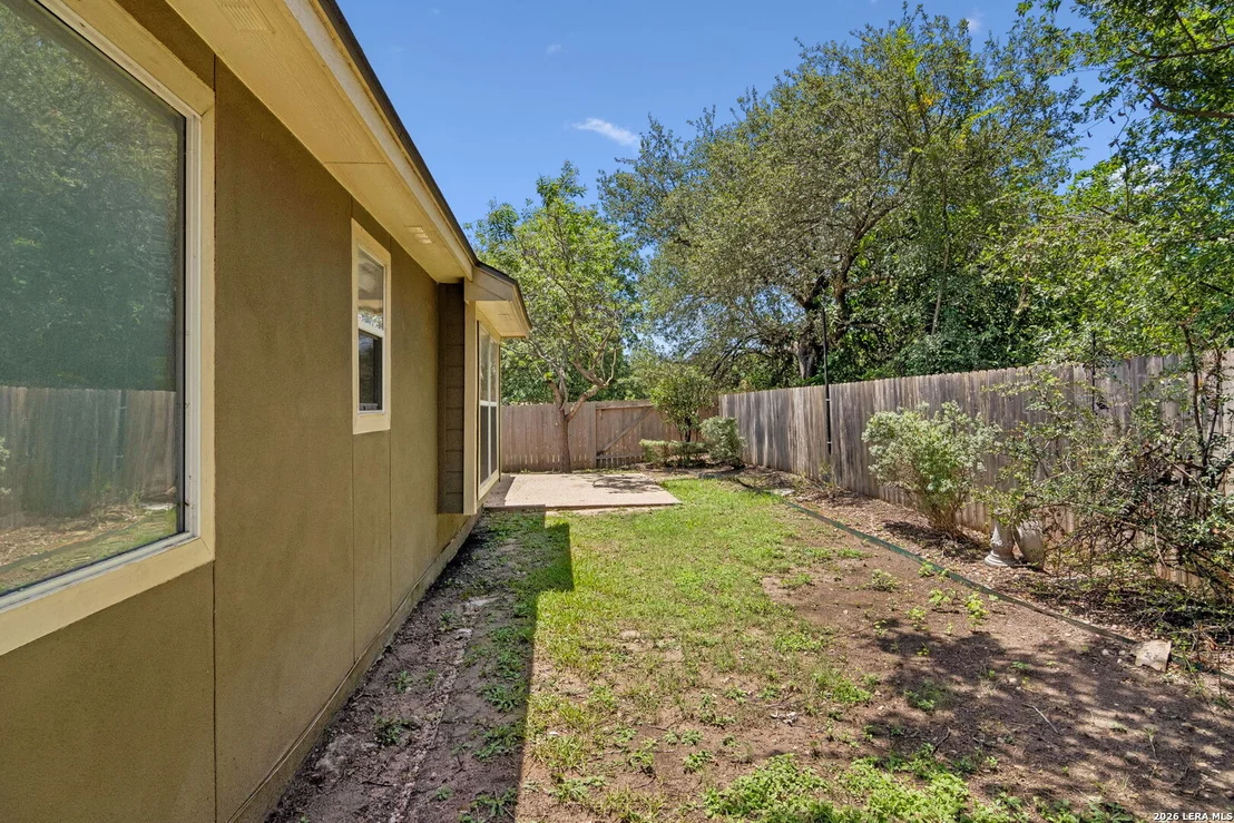 Photo of 1303 BLUFF FOREST