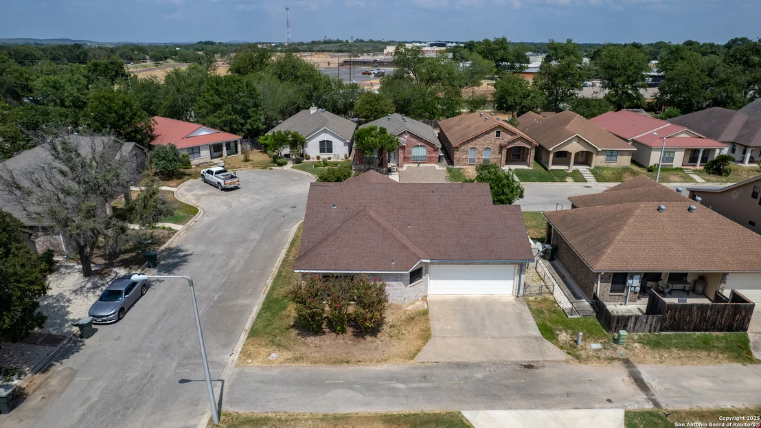 Photo of 6 Leona Heights