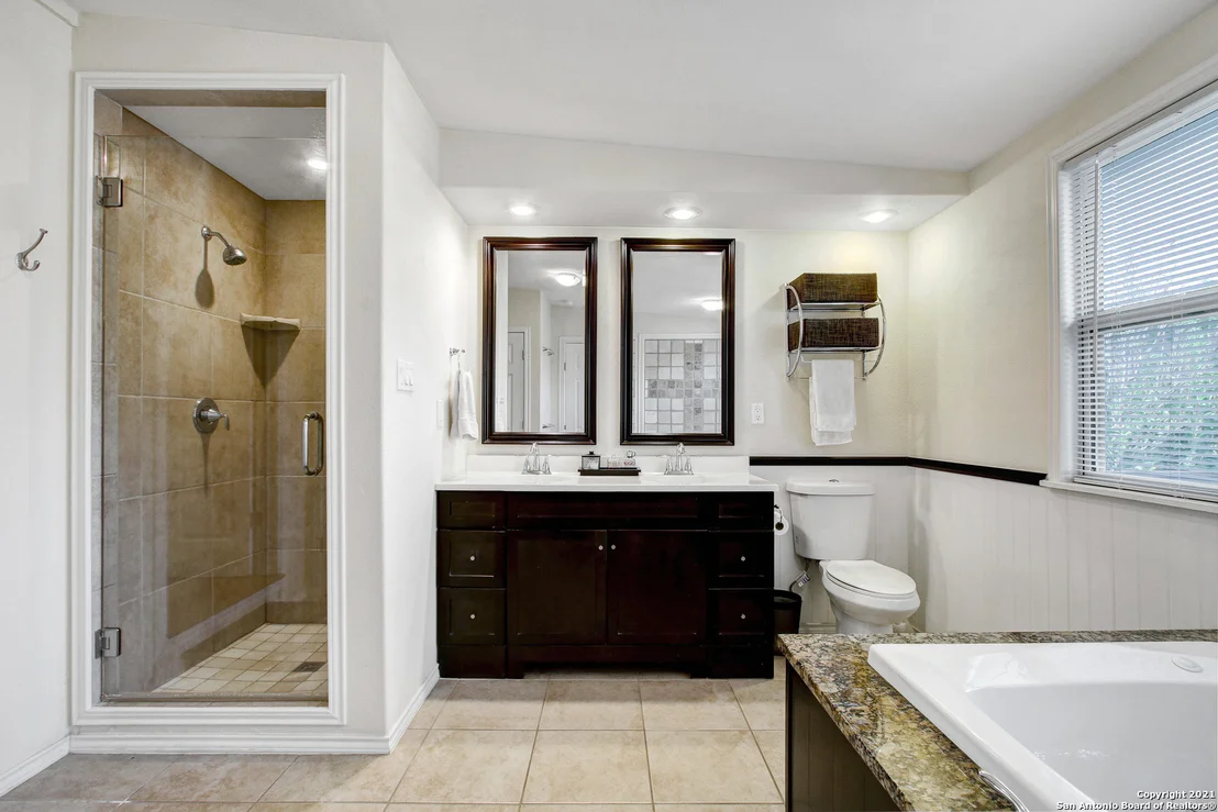 Photo of 327 BURNSIDE DR
