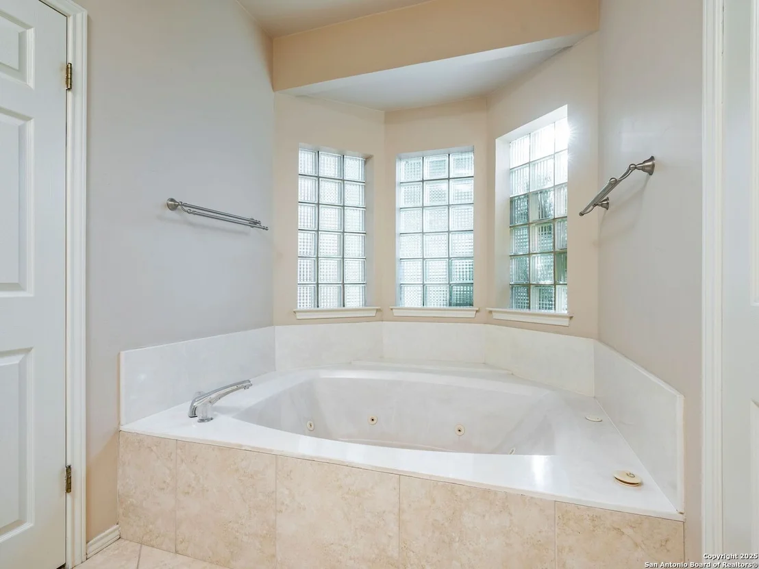 Photo of 332 Towne Vue