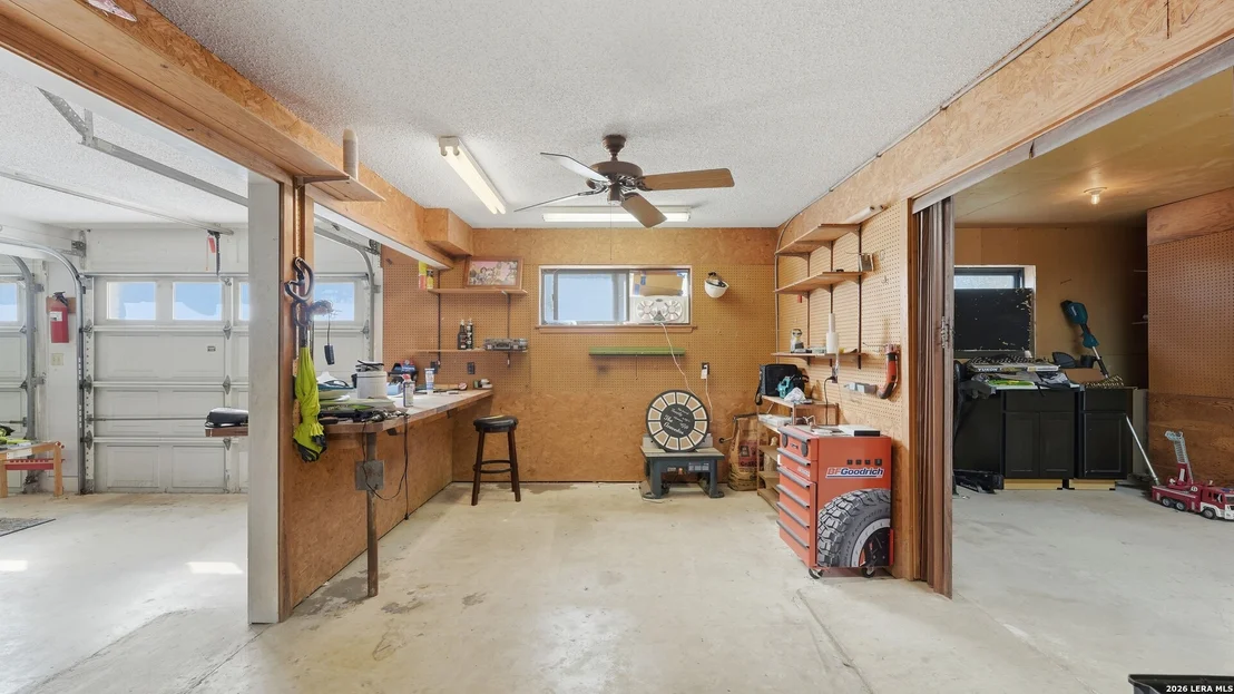 Photo of 132 W Outer Dr