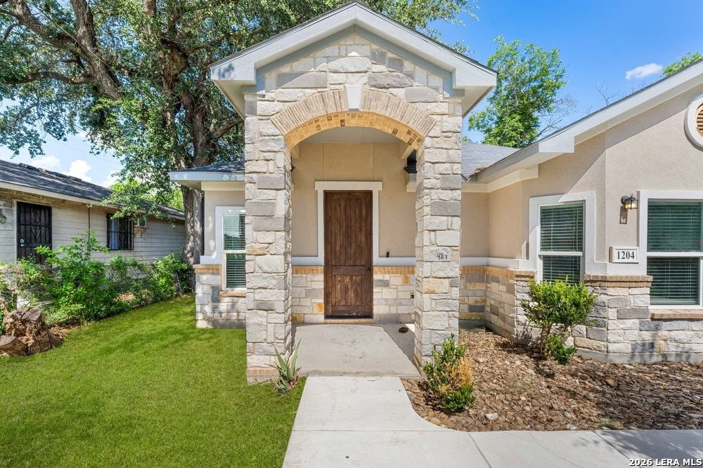 Photo of 1204 Valencia
